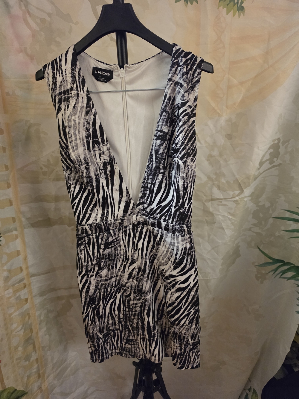 bebe Black White Zebra-Print V-Neck Mini Dress